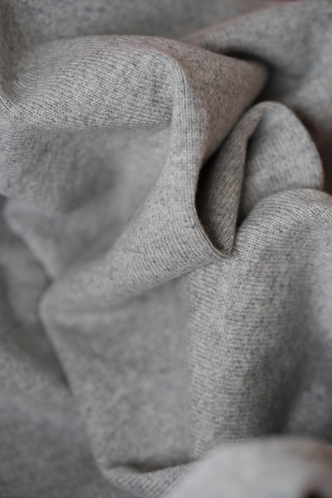 <YONETOMI> RIGID CASHMERE SWEATER.