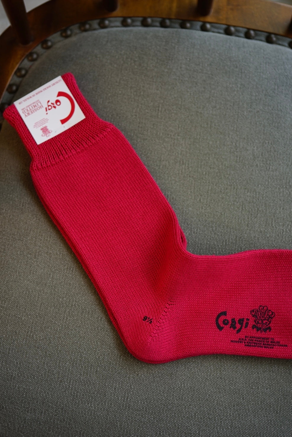 Corgi Plain Flat Socks. -Red-