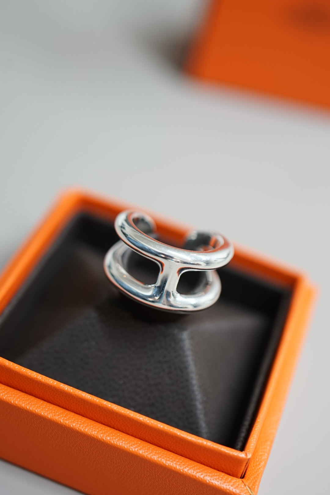 Hermès ＜Osmose＞ PM Ring made in Italy.