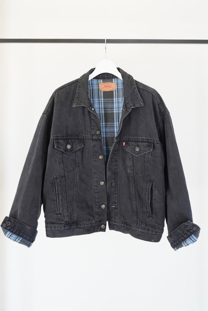 90's Levi's 70417-9418 Black Denim Jacket made in USA.