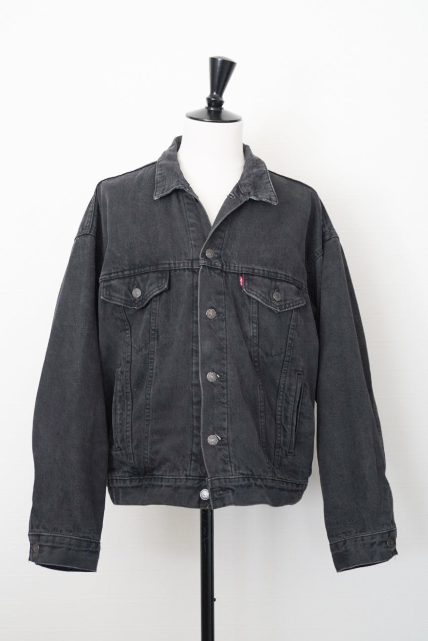 90's Levi's 70417-9418 Black Denim Jacket made in USA.