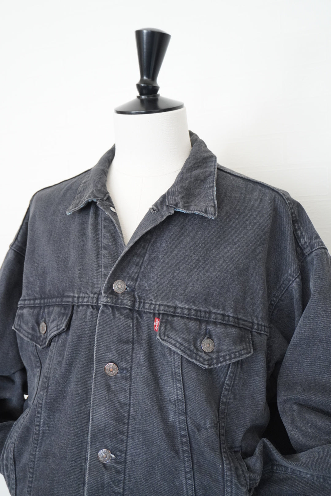 90's Levi's 70417-9418 Black Denim Jacket made in USA.