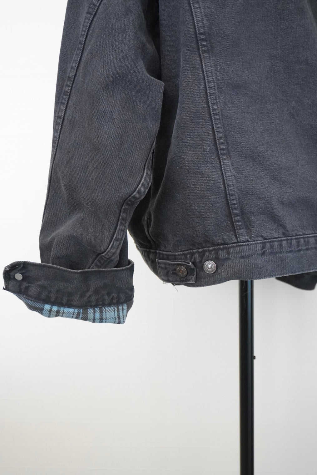 90's Levi's 70417-9418 Black Denim Jacket made in USA.