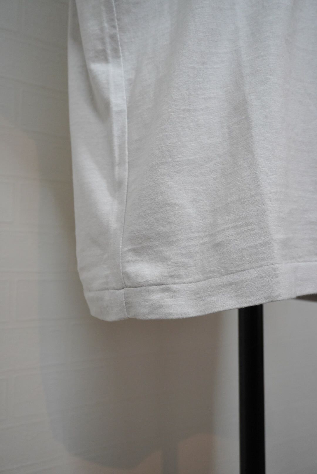 Done FOUNDATION ALAN / FOUNDATION TEE -Stone white-