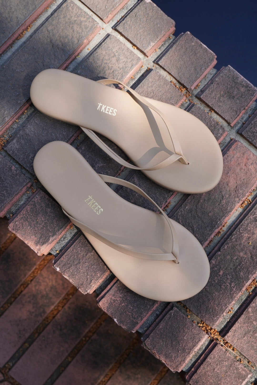 TKEES -FOUNDATION MATTE-