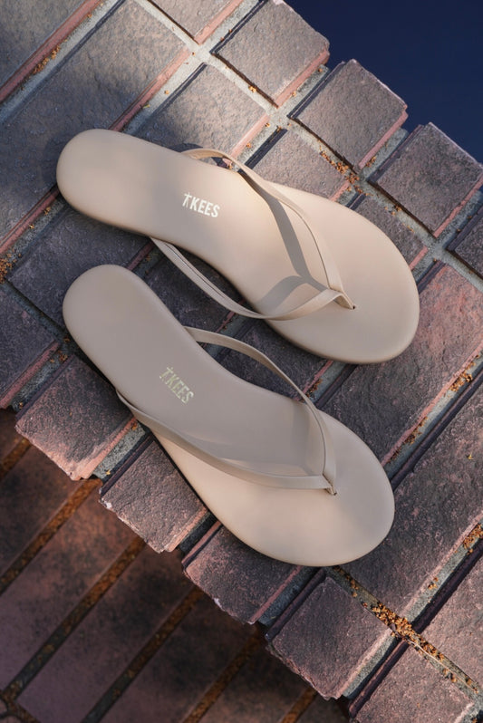 TKEES -FOUNDATION MATTE-