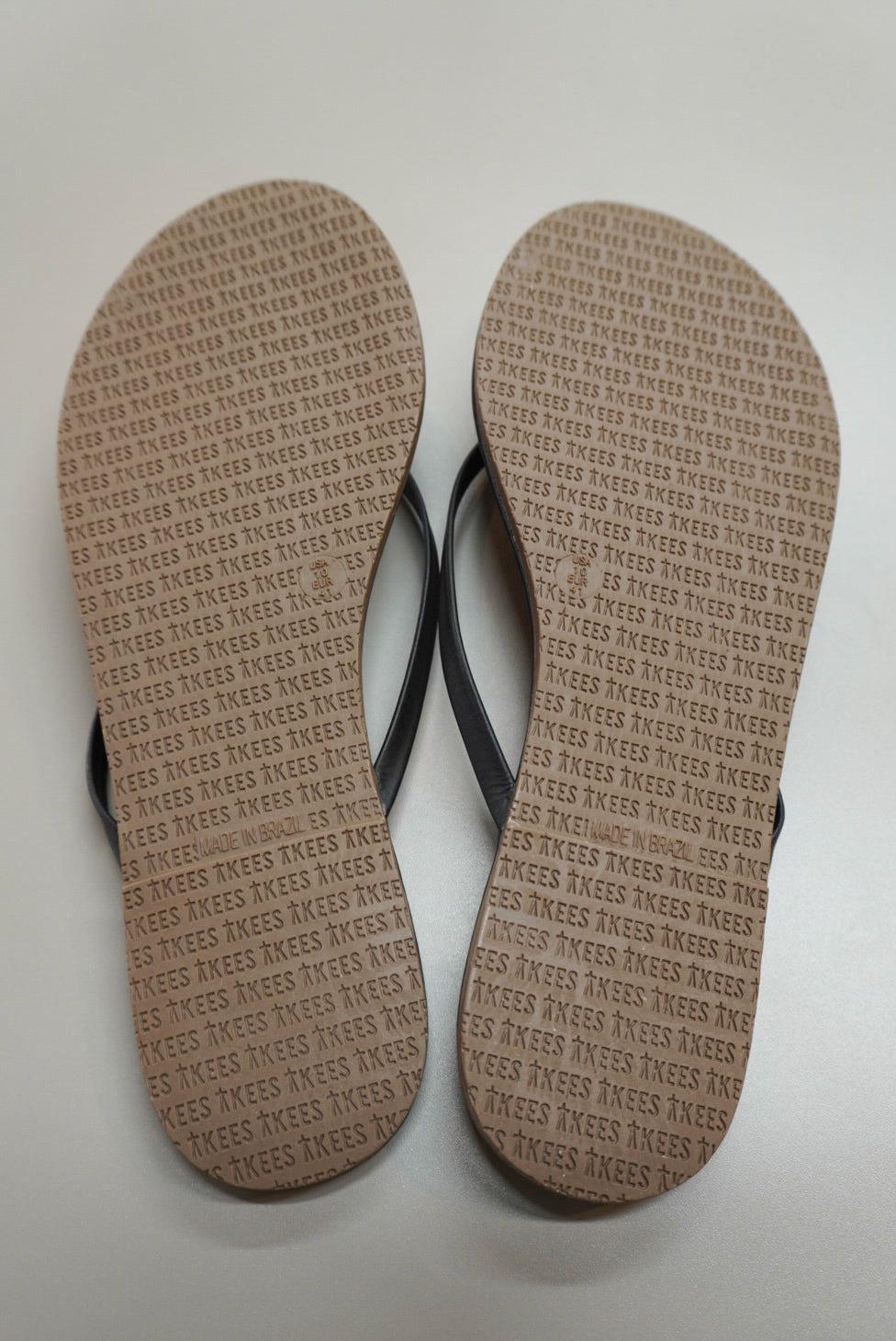 TKEES -FOUNDATION MATTE-