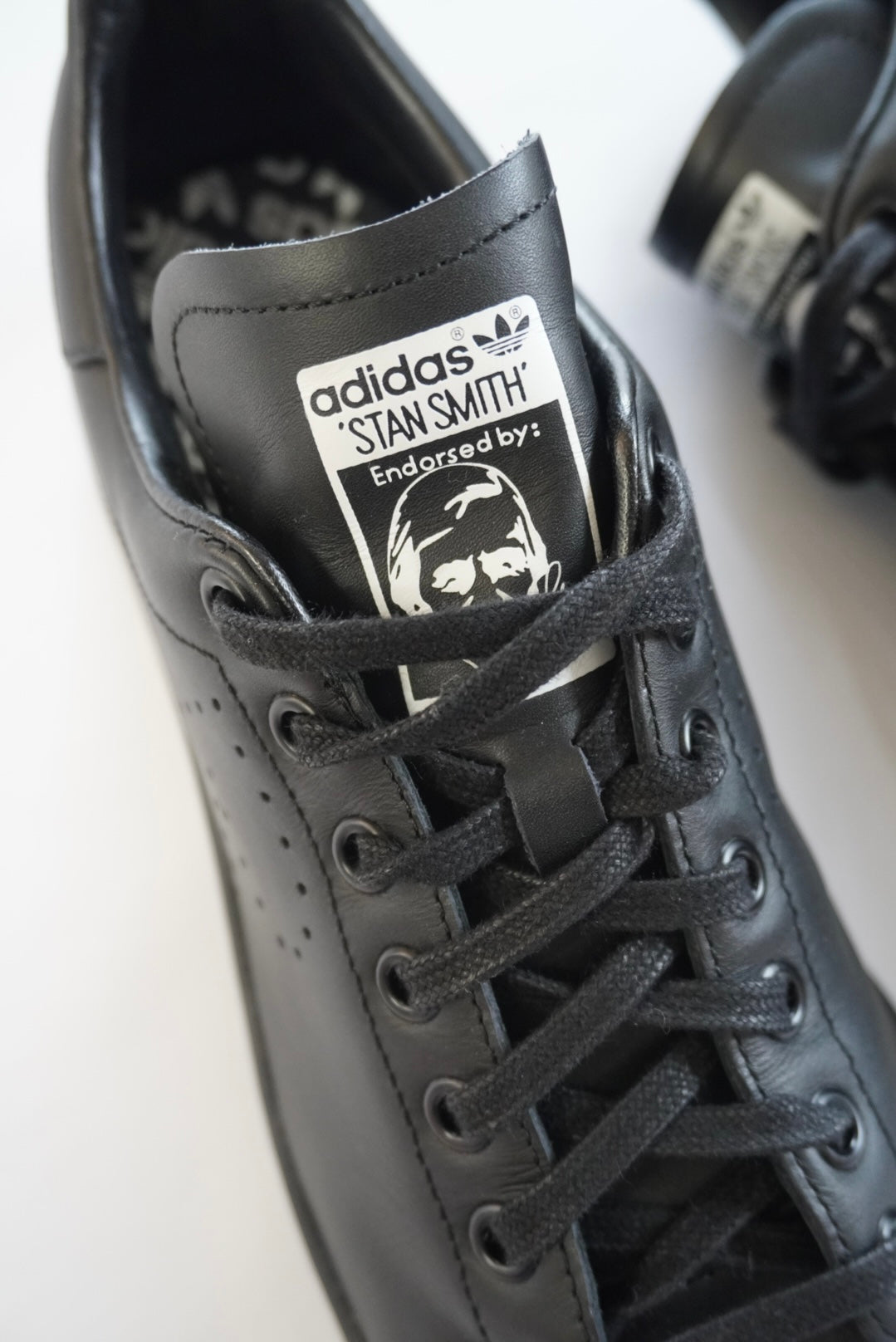 Rafsimons × adidas Stan Smith.