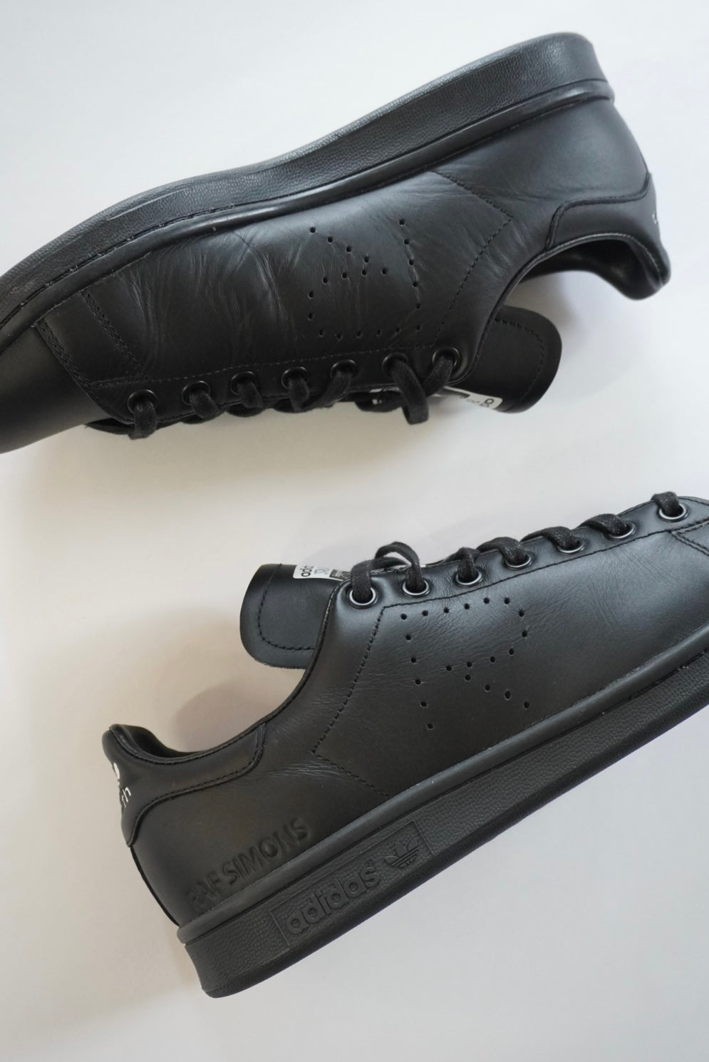 Rafsimons × adidas Stan Smith.
