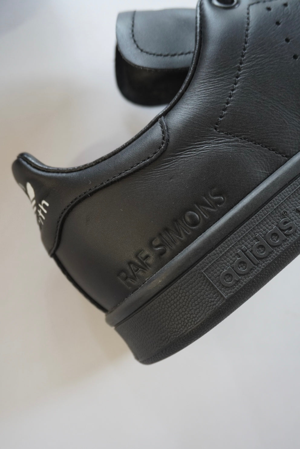 Rafsimons × adidas Stan Smith.
