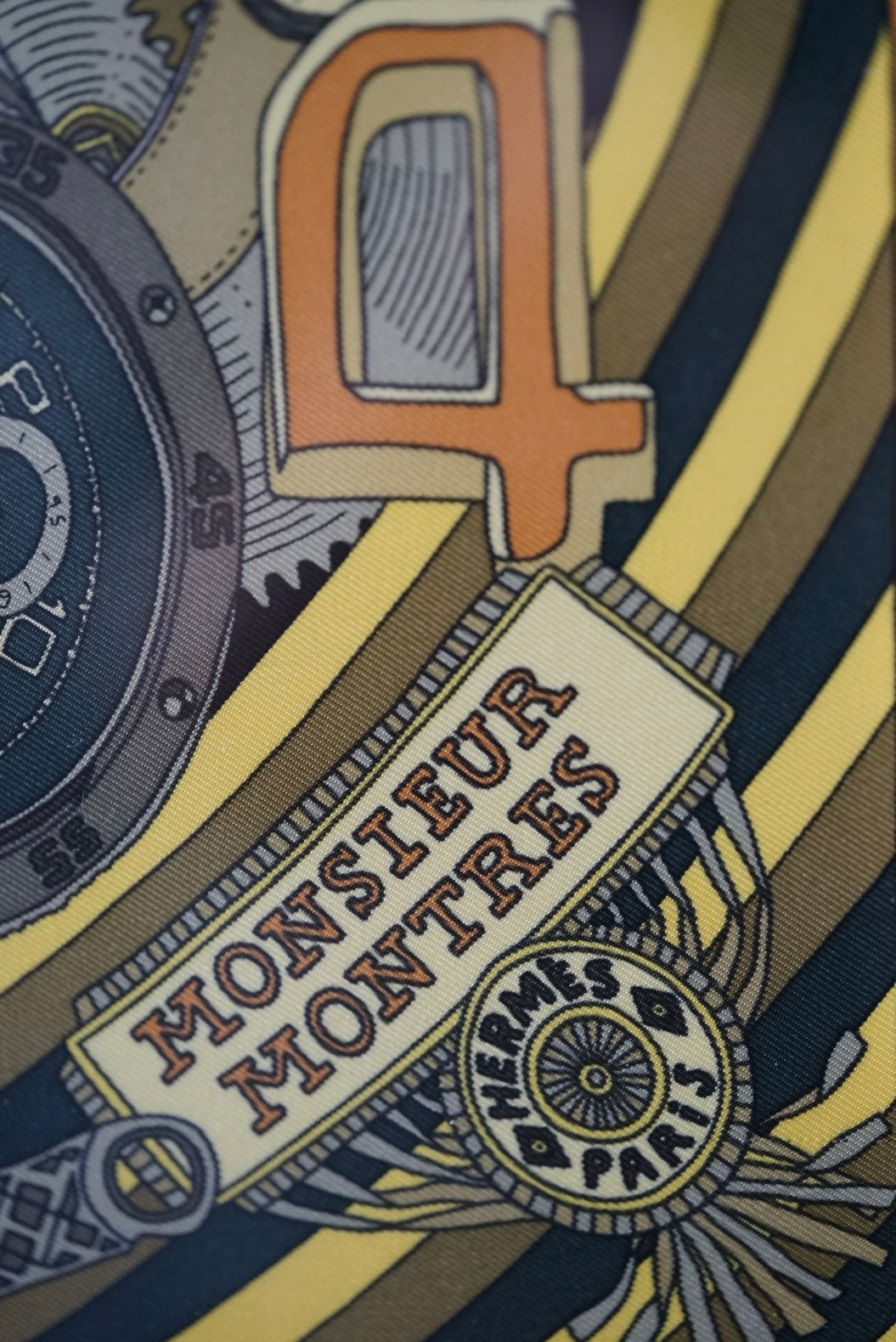HERMÈS Carré 45 "Monsieur Montres"