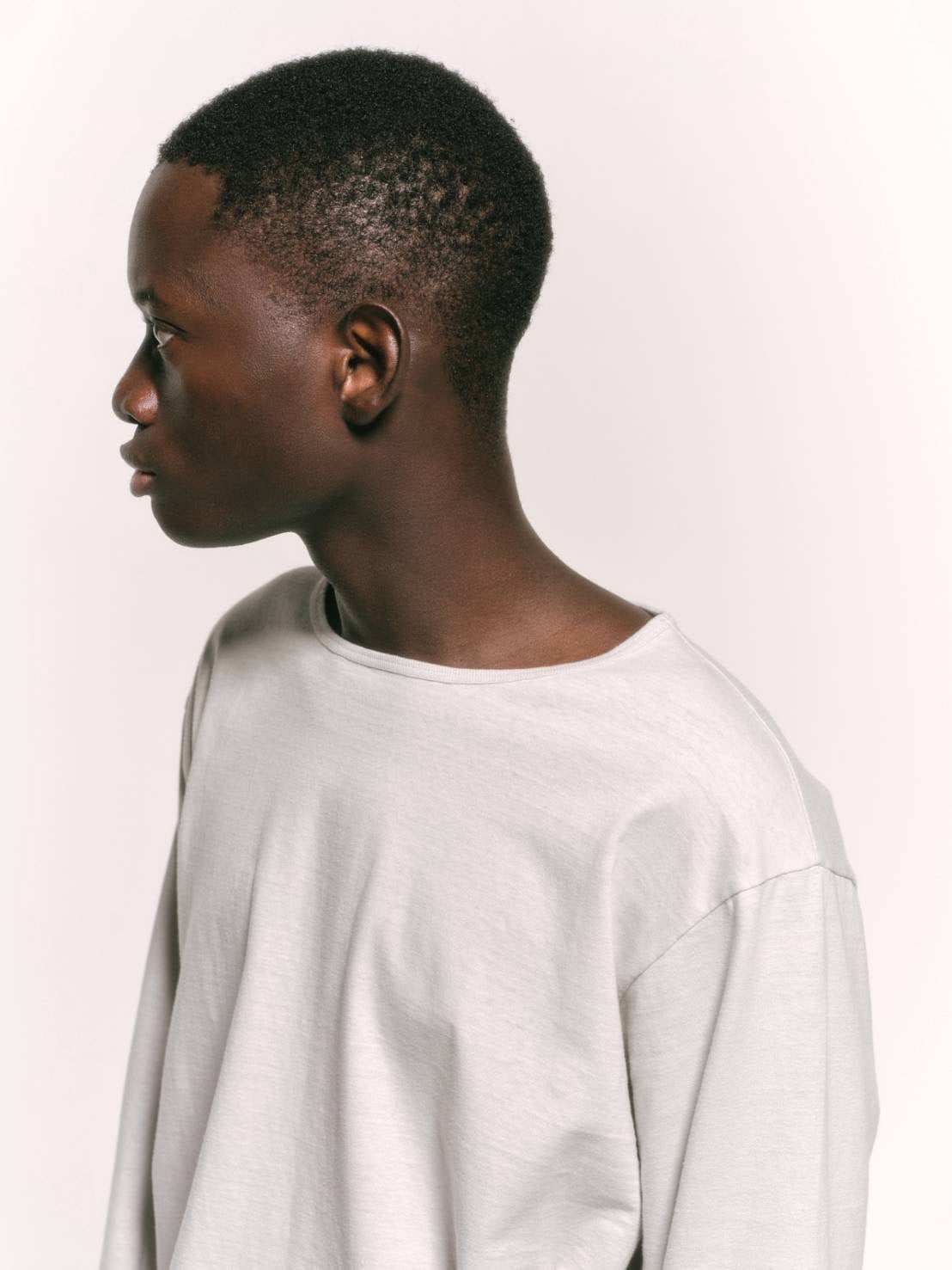 Done FOUNDATION ALAN LONG SLEEVE TEE-STONE WHITE -