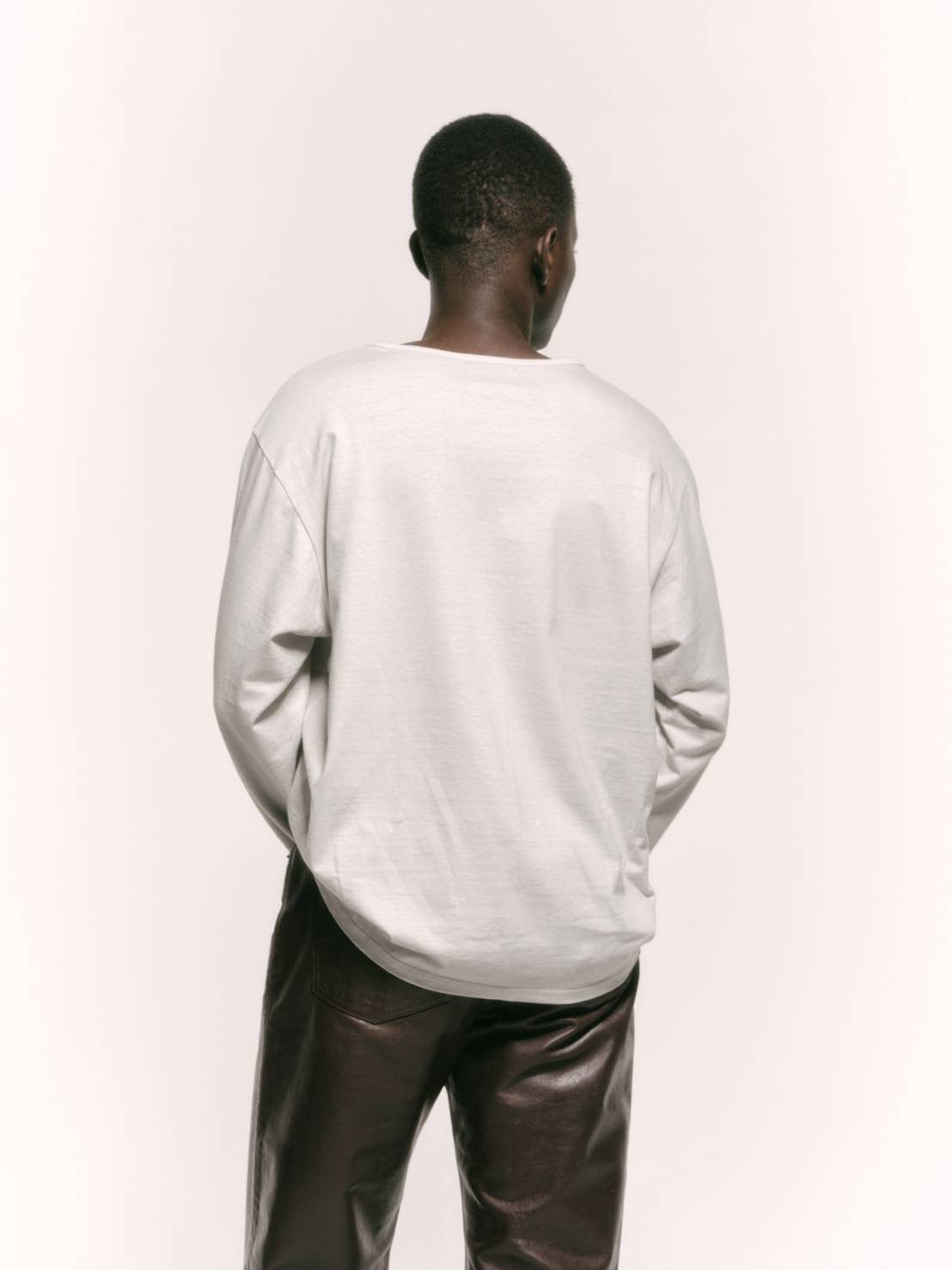 Done FOUNDATION ALAN LONG SLEEVE TEE-STONE WHITE -