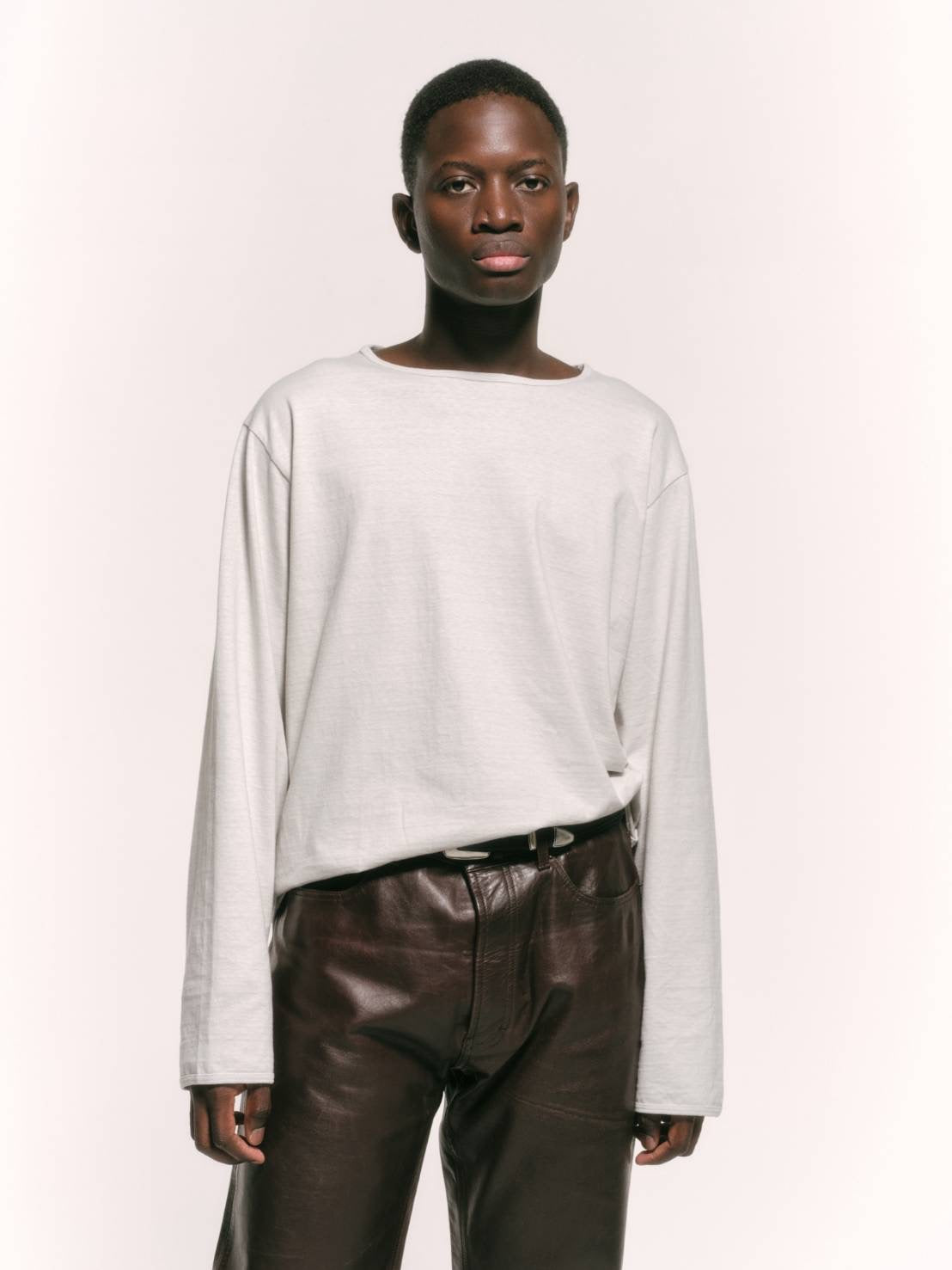 Done FOUNDATION ALAN LONG SLEEVE TEE-STONE WHITE -