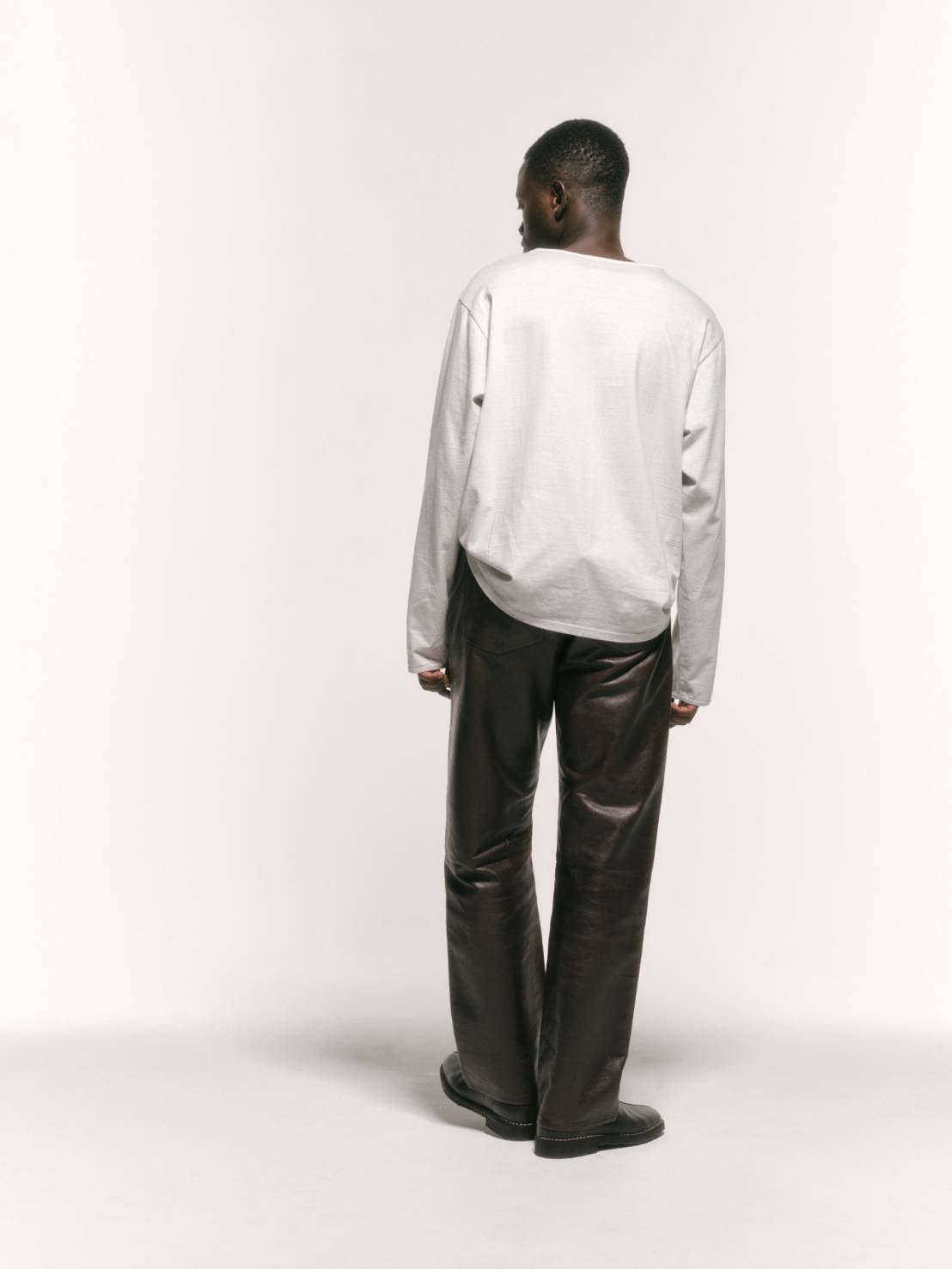 Done FOUNDATION ALAN LONG SLEEVE TEE-STONE WHITE -