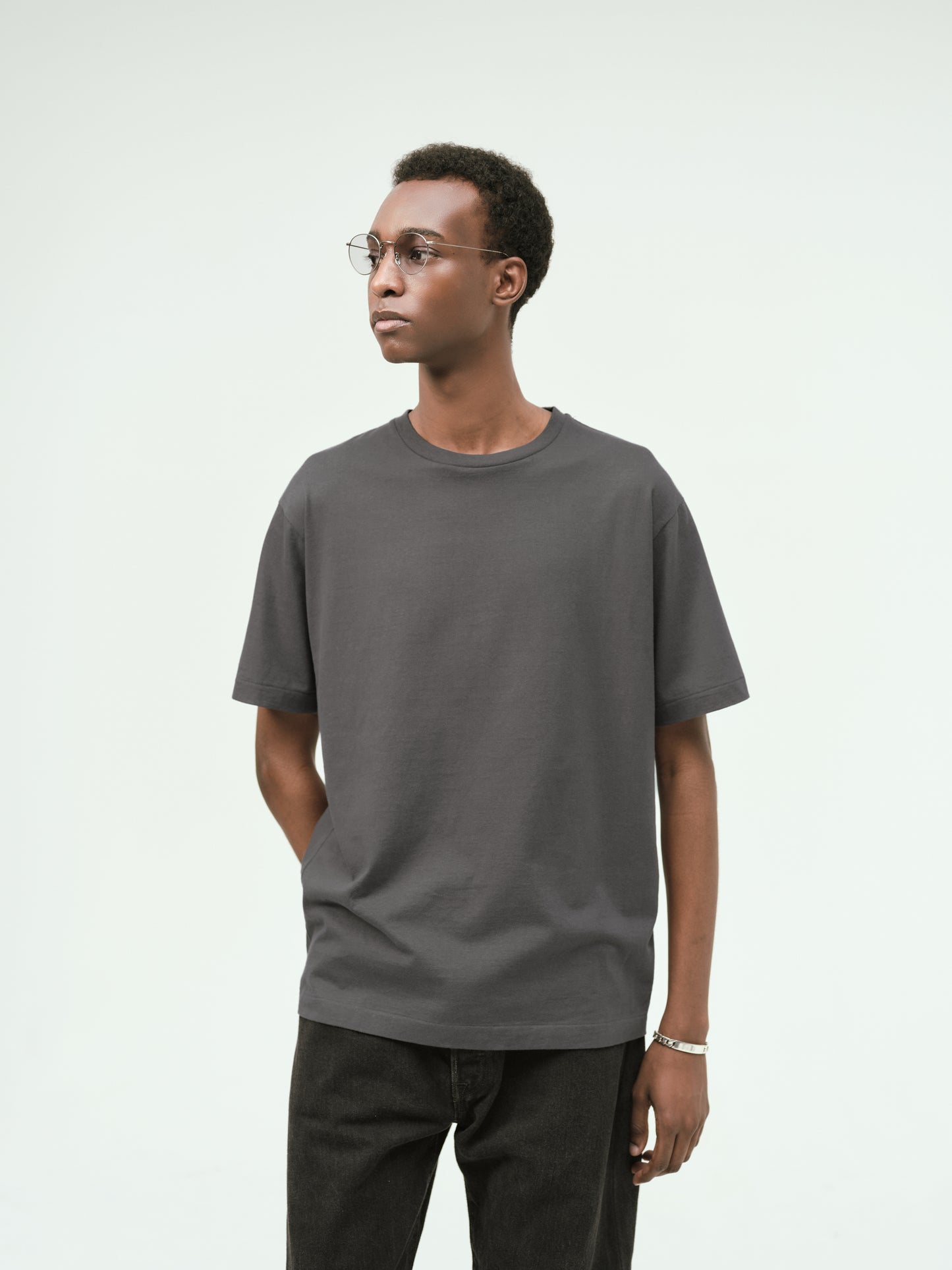 Done FOUNDATION ALAN / FOUNDATION TEE -Grey-
