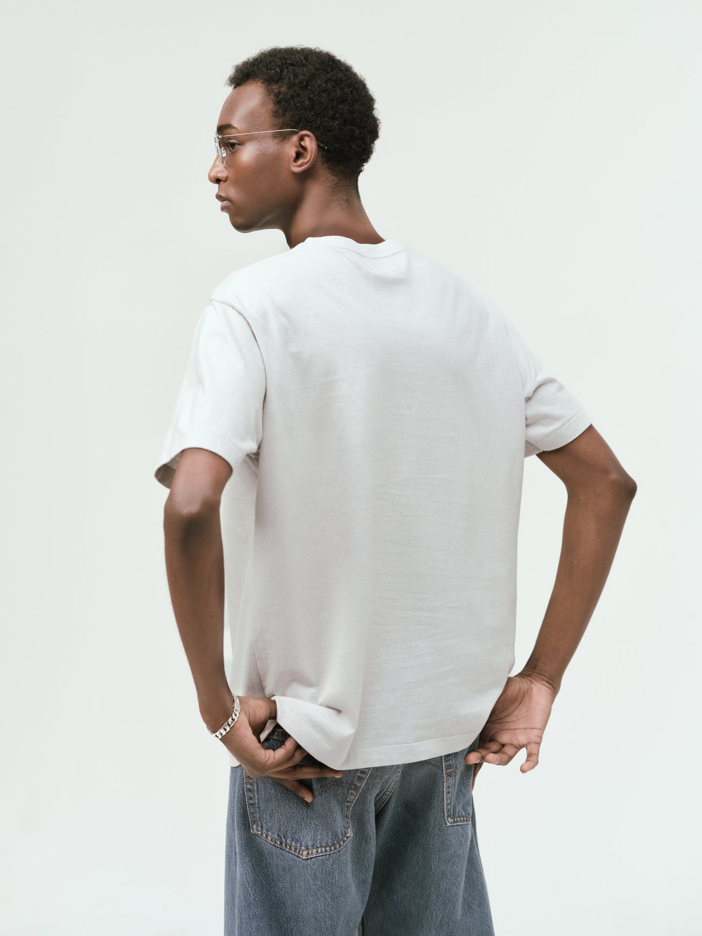 Done FOUNDATION ALAN / FOUNDATION TEE -Stone white-
